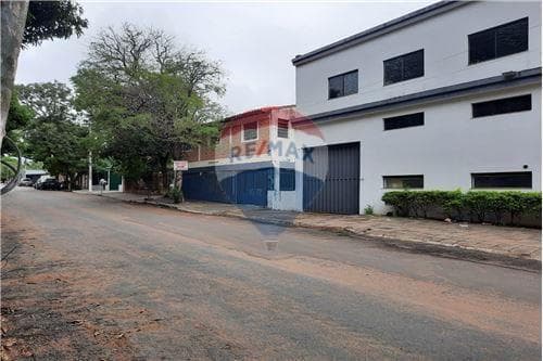 Propiedad comercial en lambare . Barrio Kennedy, foto 1