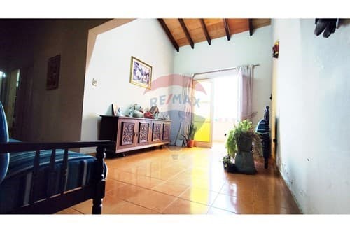 Casa de 4 Dormitorios en Fernando de la Mora Zona sur, foto 4