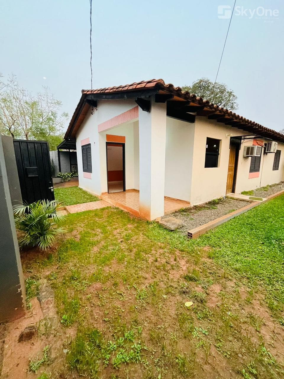 En venta casa de 3 habitaciones en laurelty Luque — foto 1