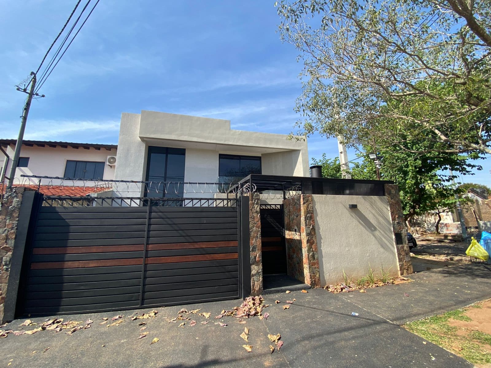 En Venta Hermoso Duplex En Lambare Zona Municipalidad