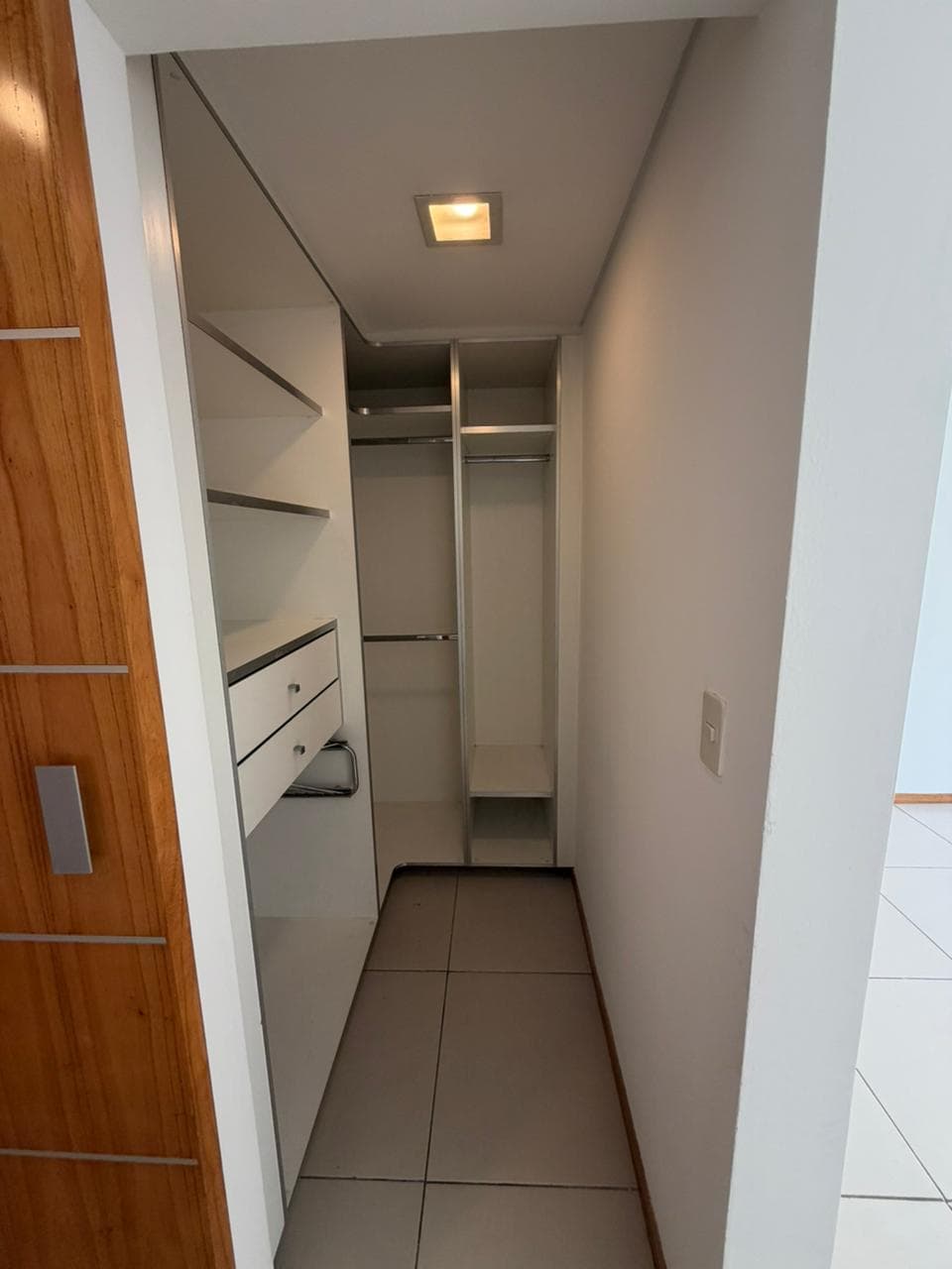 amplio Departamento de 3 Dormitorios | Barrio Mariscal López — foto 2