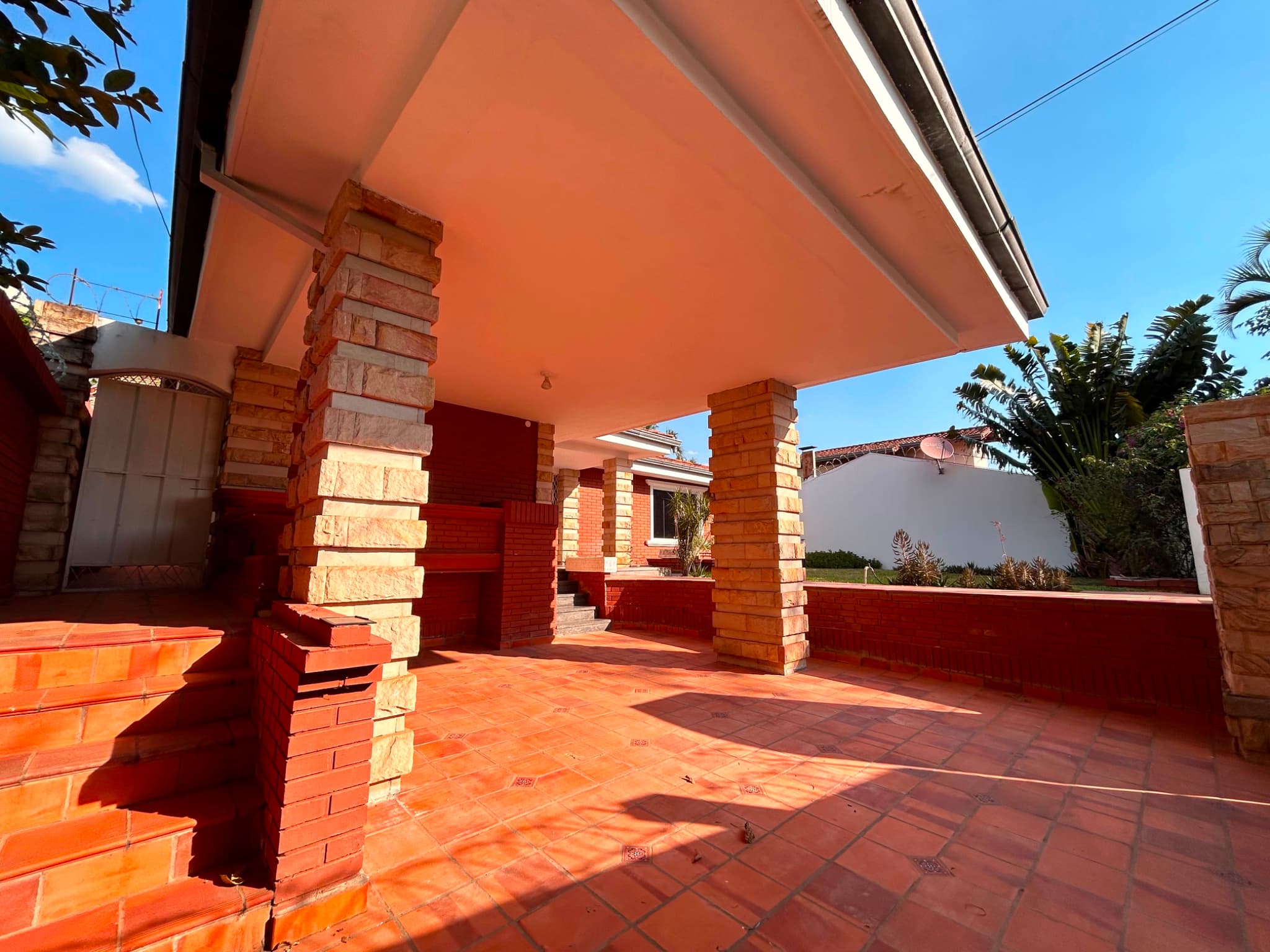 CASA SEMI AMOBLADA | A cuadras del acceso a la Costanera Sur, foto 2