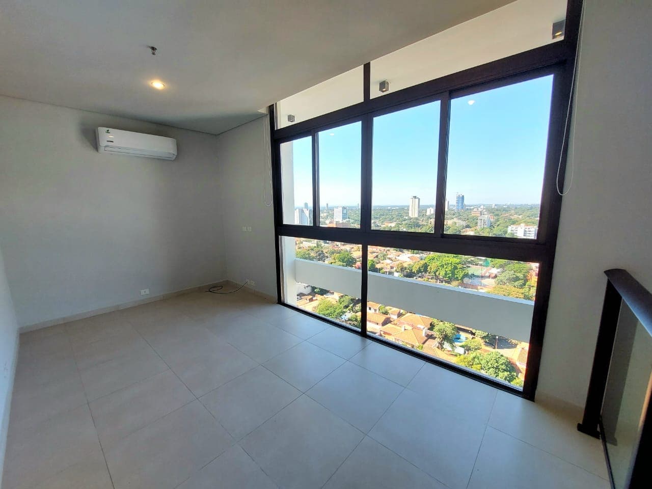 Departamento de 1 dormitorio tipo duplex - edificio marquis Villa Morra — foto 1