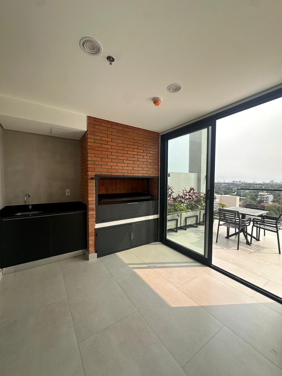 En venta departamento a estrenar en Edificio We Villa Morra, foto 5
