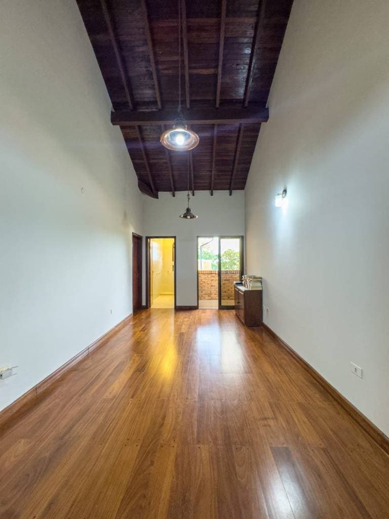 Hermosa residencia en el barrio mburucuya, foto 2