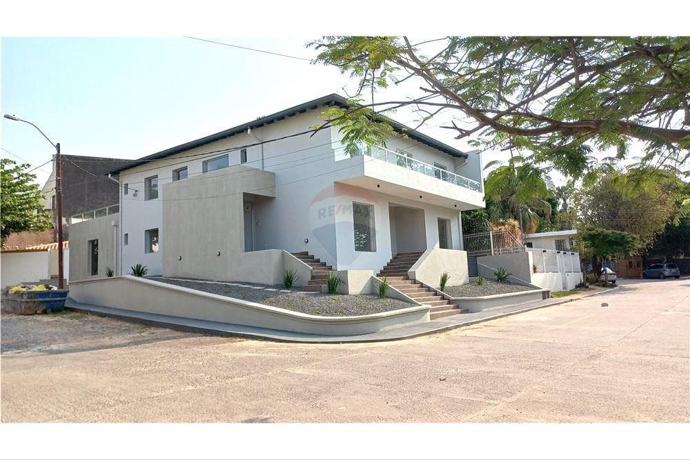 Local comercial en planta alta con entrada independiente en barrio manorá‼️
