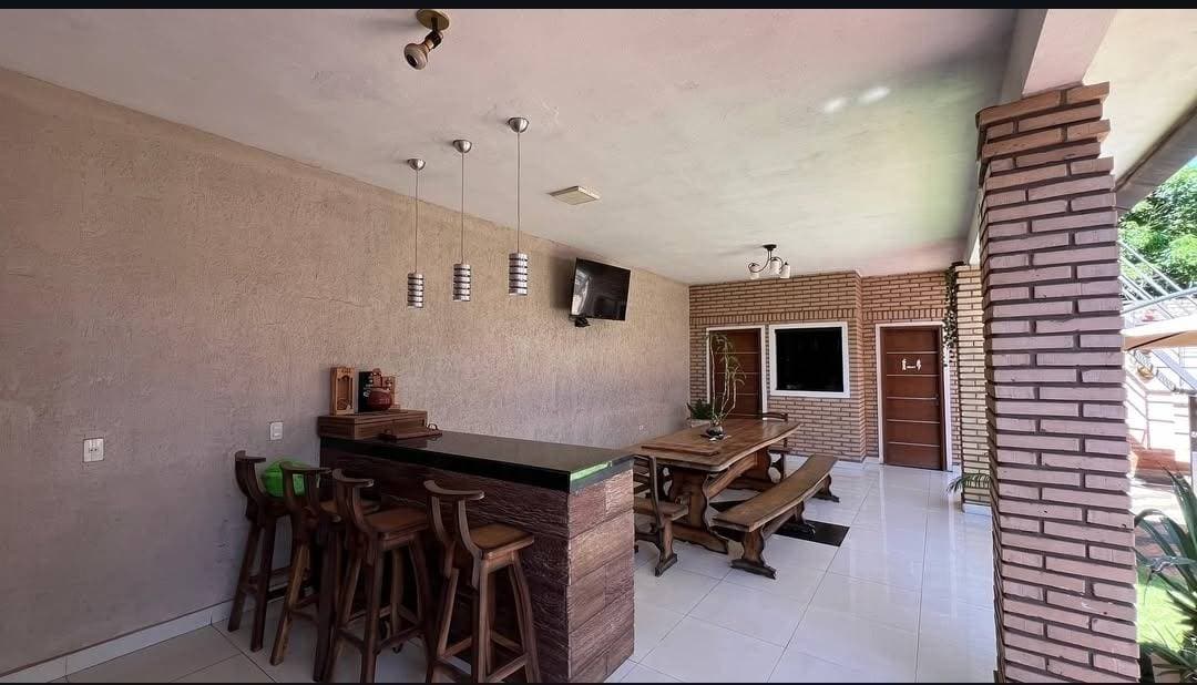 De amplia residencia en San Lorenzo, foto 5
