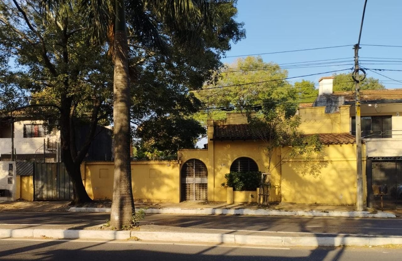 Vendo Sobre La Avda Gral Santos