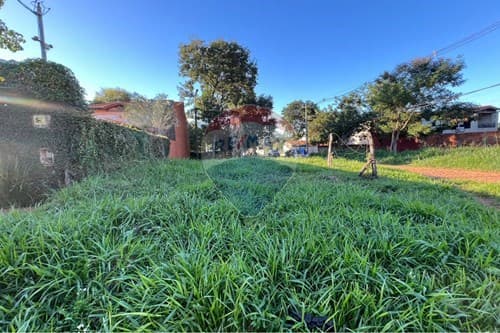En venta terreno en esquina[Luque], foto 2