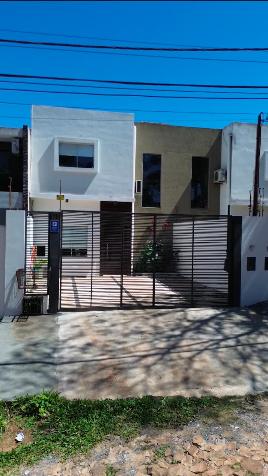 Amplio Dúplex Amoblado En Lambaré — foto 1