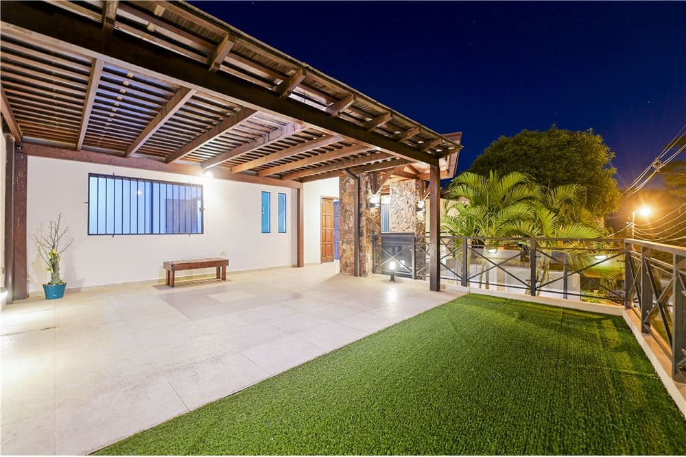 Casa con piscina en lambare, foto 5