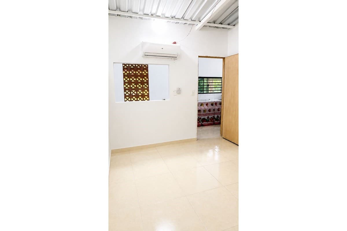 Casa-venta-a 200 M Del Asfalto, Limpio, Central, foto 4