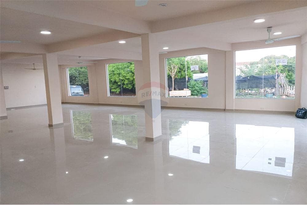 amplio salón en San Lorenzo — foto 2