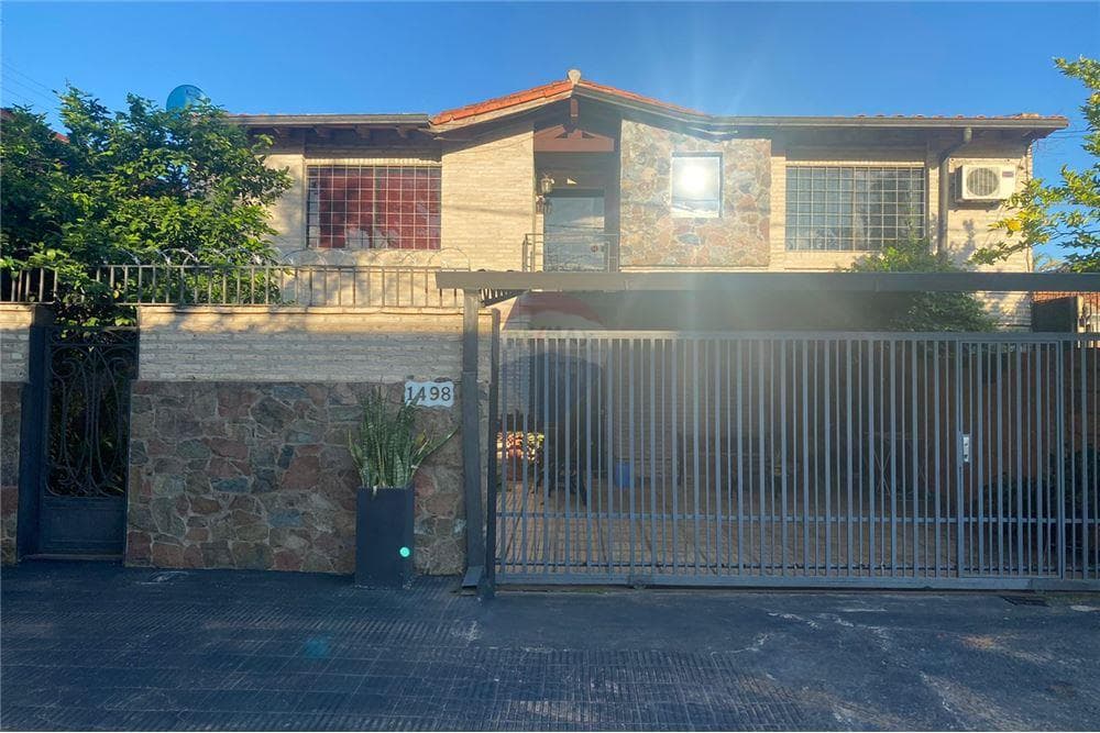 VENDO hermosa casa en zona residencial