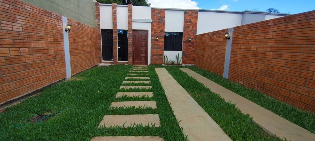 Casa Dúplex a Estrenar en Venta - Capiatá