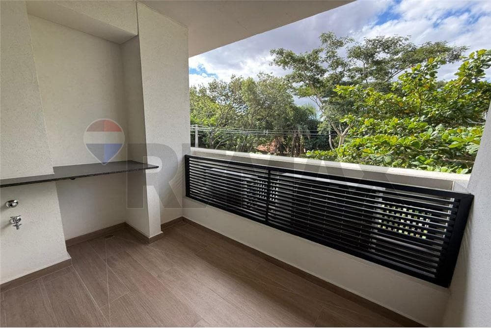 Depto. En edificio laurus de los laureles — foto 3