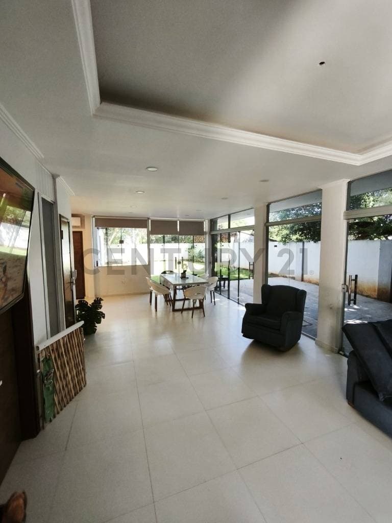 Alquilo hermosa casa en barrio cerrado la Floresta - Zona A eropuerto