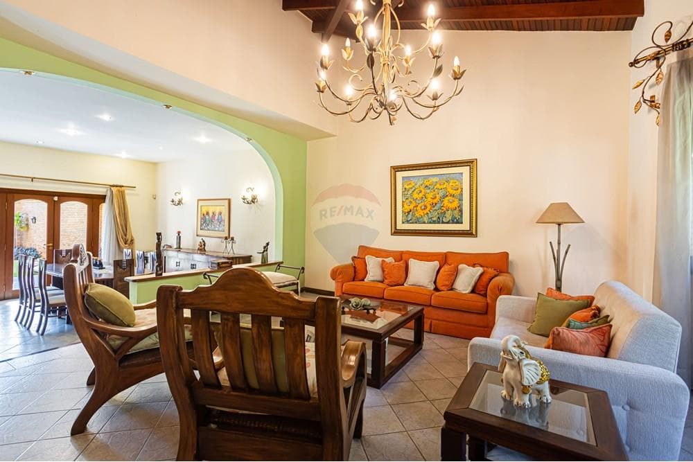 Hermosa residencia en Asunción - bo. Mburucuya, foto 2