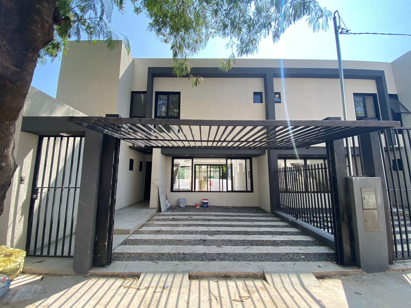 En venta duplex a estrenar en lambare