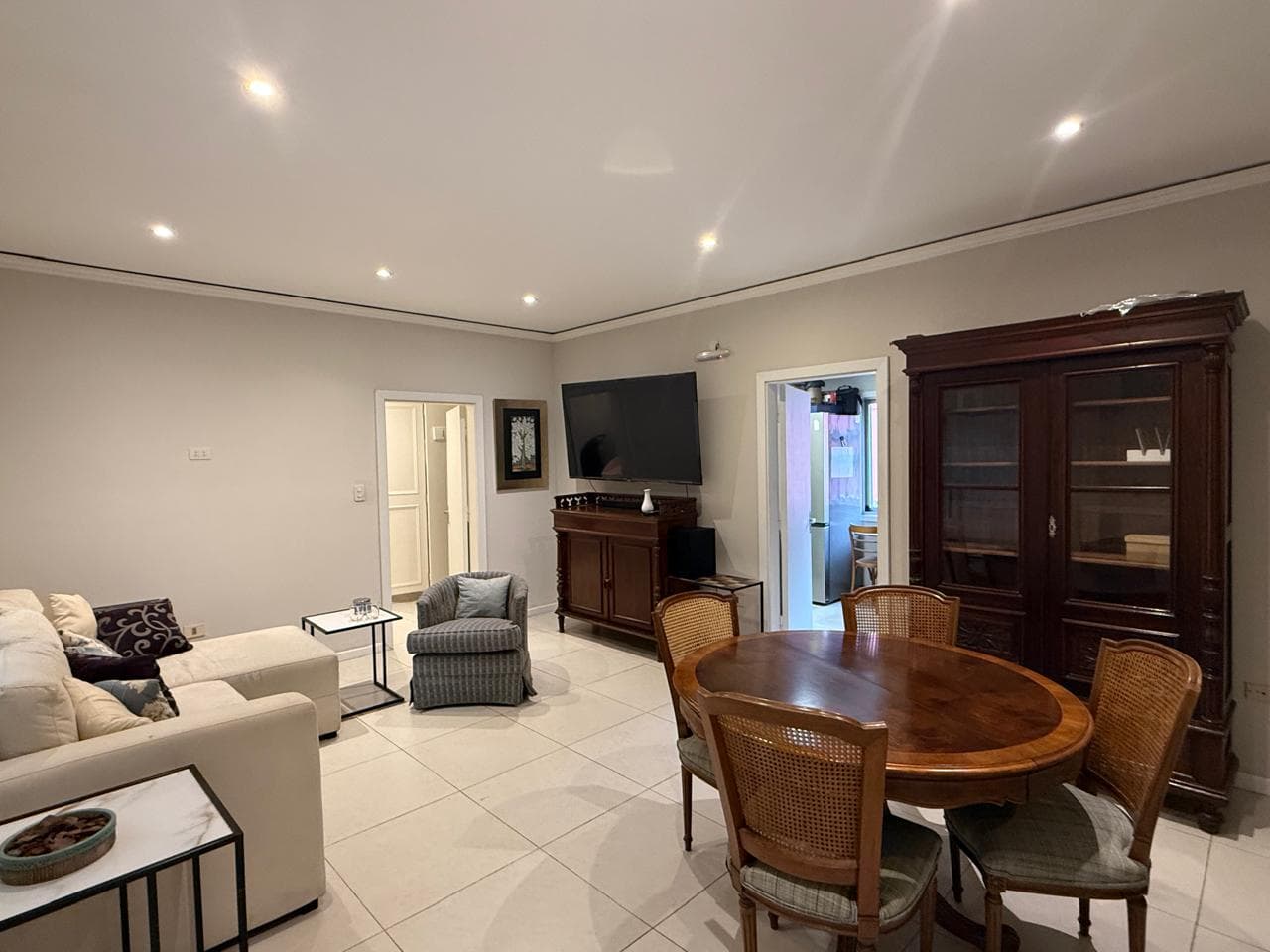Se alquila – casa amoblada de 2 habs en suite, zona bcp - Las Lomas, foto 1