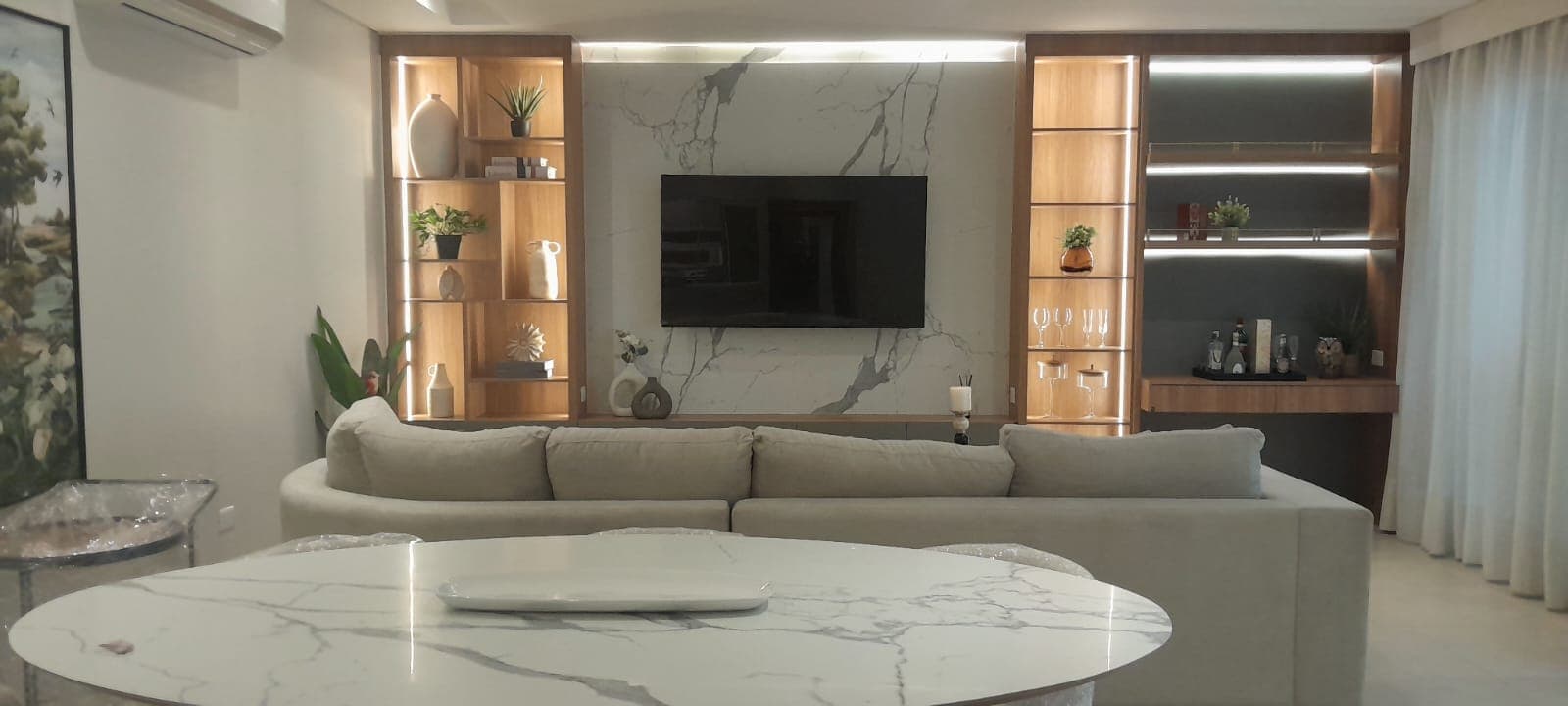 Apto. Amoblado en Las Mercedes - 1.800 usd — foto principal