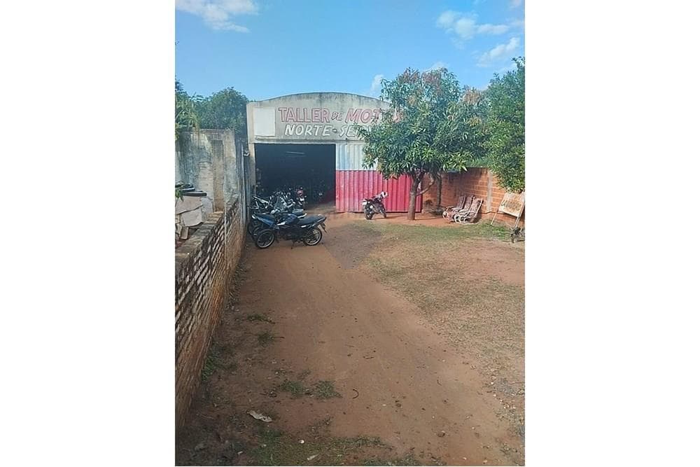 Terreno con Tinglado en Venta
