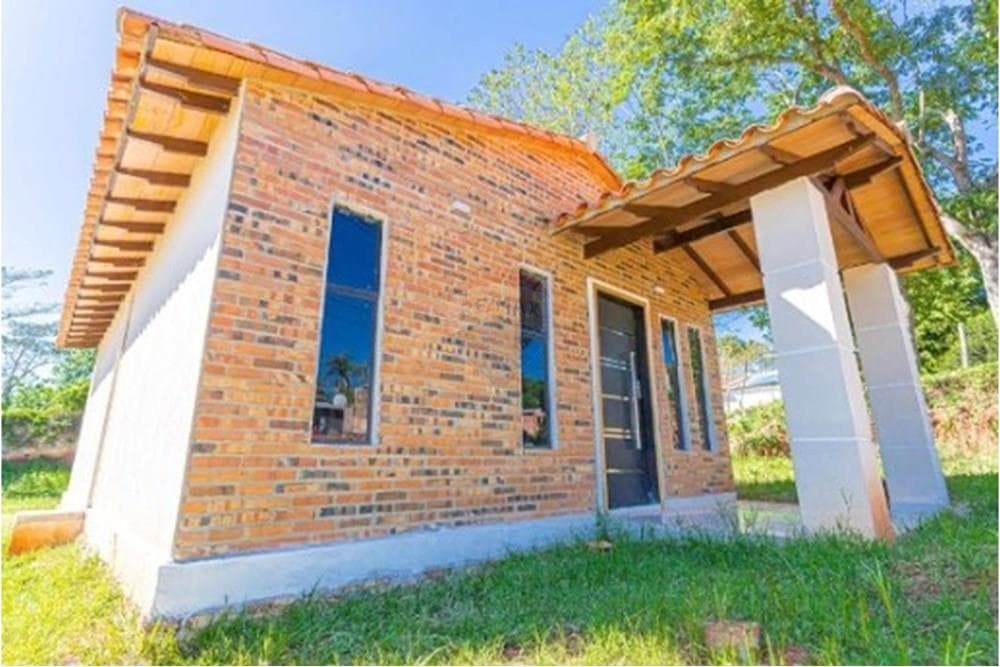 Casa - Venta - Paraguay Central Luque, invierte en un hogar cómodo!