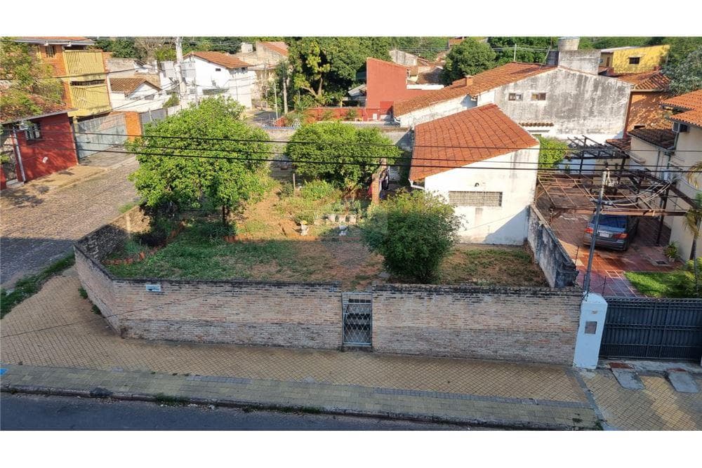 Esquina en barrio obrero, foto 2