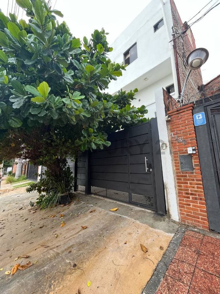 Dpto tipo duplex en barrio Herrera — foto 1