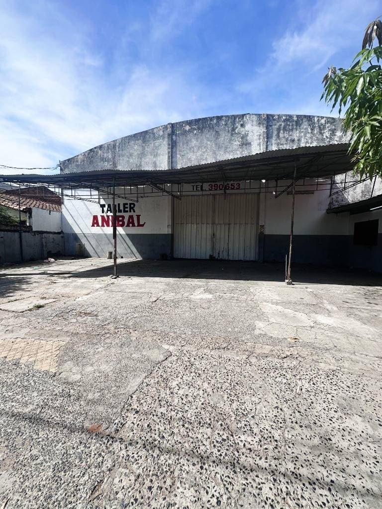Nave, tinglado/depósito en barrio obrero, Asunción, foto 5