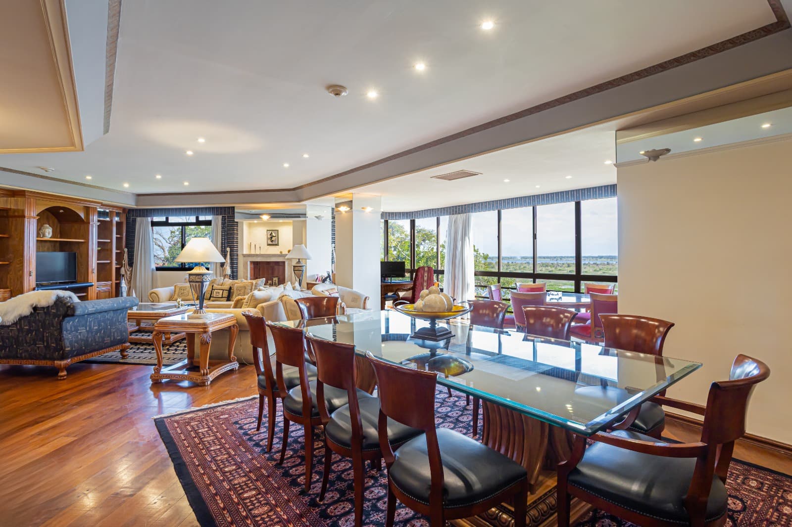 Alquilo amoblado zona yacht y golf club
