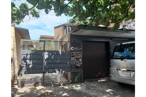TERRENO CON Casa a Refaccionar en Lambaré