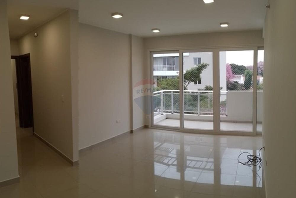 Amplio departamento Villa Morra edif tierraalta malutin — foto 2