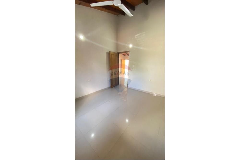 En venta hermoso chalet en Ñemby - bo. Rincon, foto 5