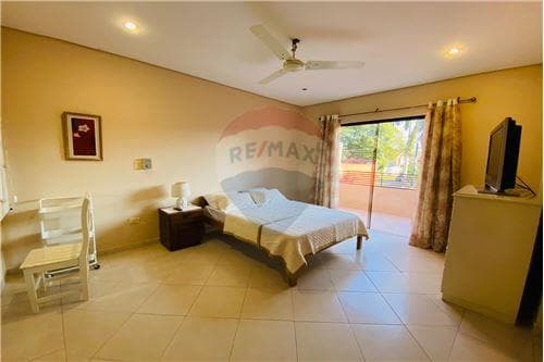 Residencia en lambare (con piscina) — foto 5