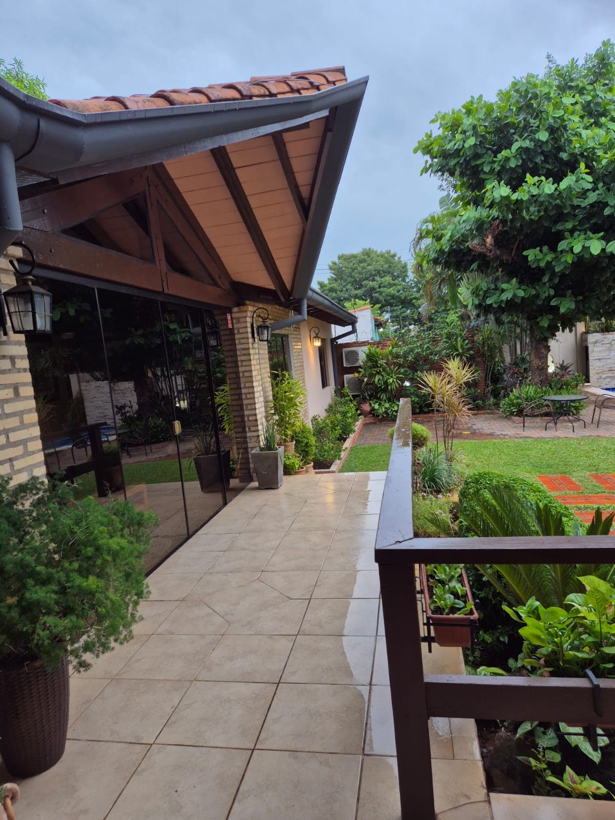 casa con piscina de 3 habitaciones en lambare — foto 2