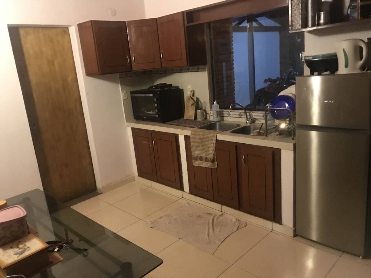 Se vende una amplia casa tipo dúplex en la ciudad de Luque, foto 3