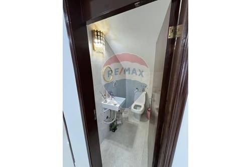 lujosa residencia en esquina en Lambaré, Barrio San Isidro, foto 4