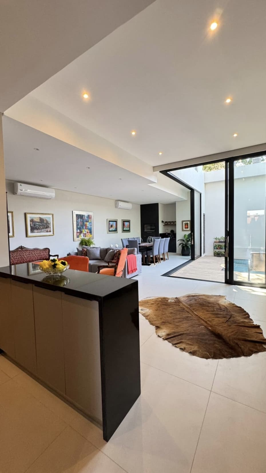 Alquilo hermoso dúplex con finas terminaciones sin muebles
