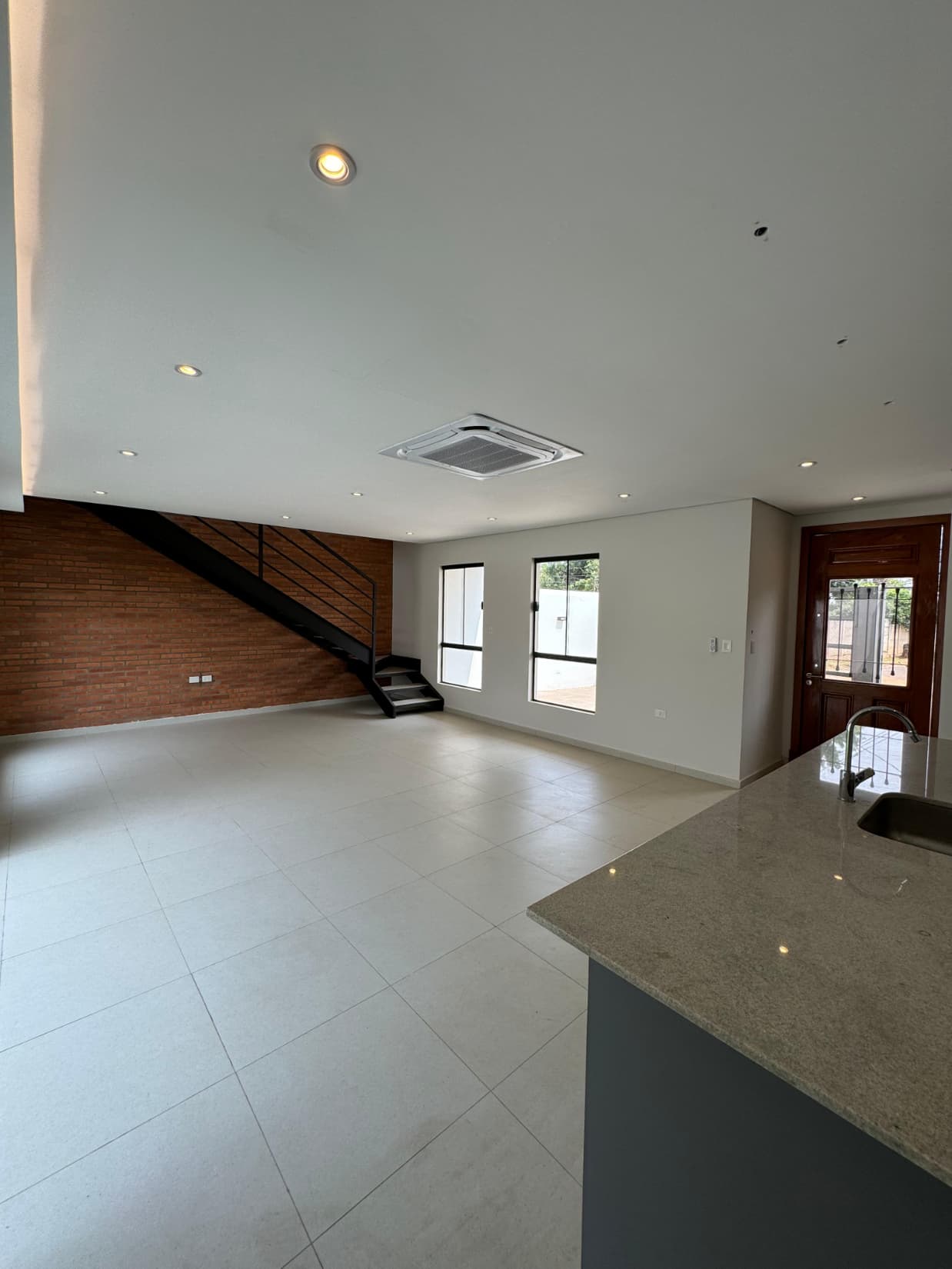 En venta duplex en Luque, foto 5