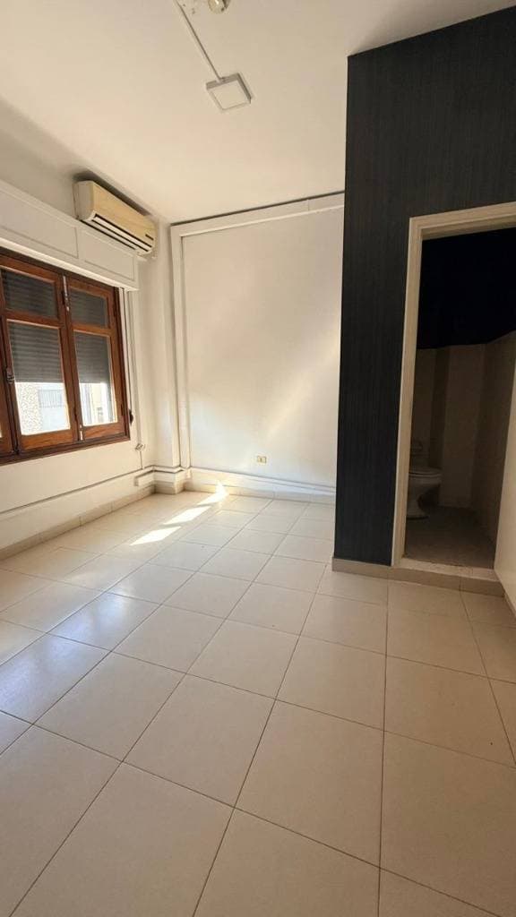 Oficina de 2 ambientes en esquina de Palma y Alberdi, La Encarnacion — foto 4