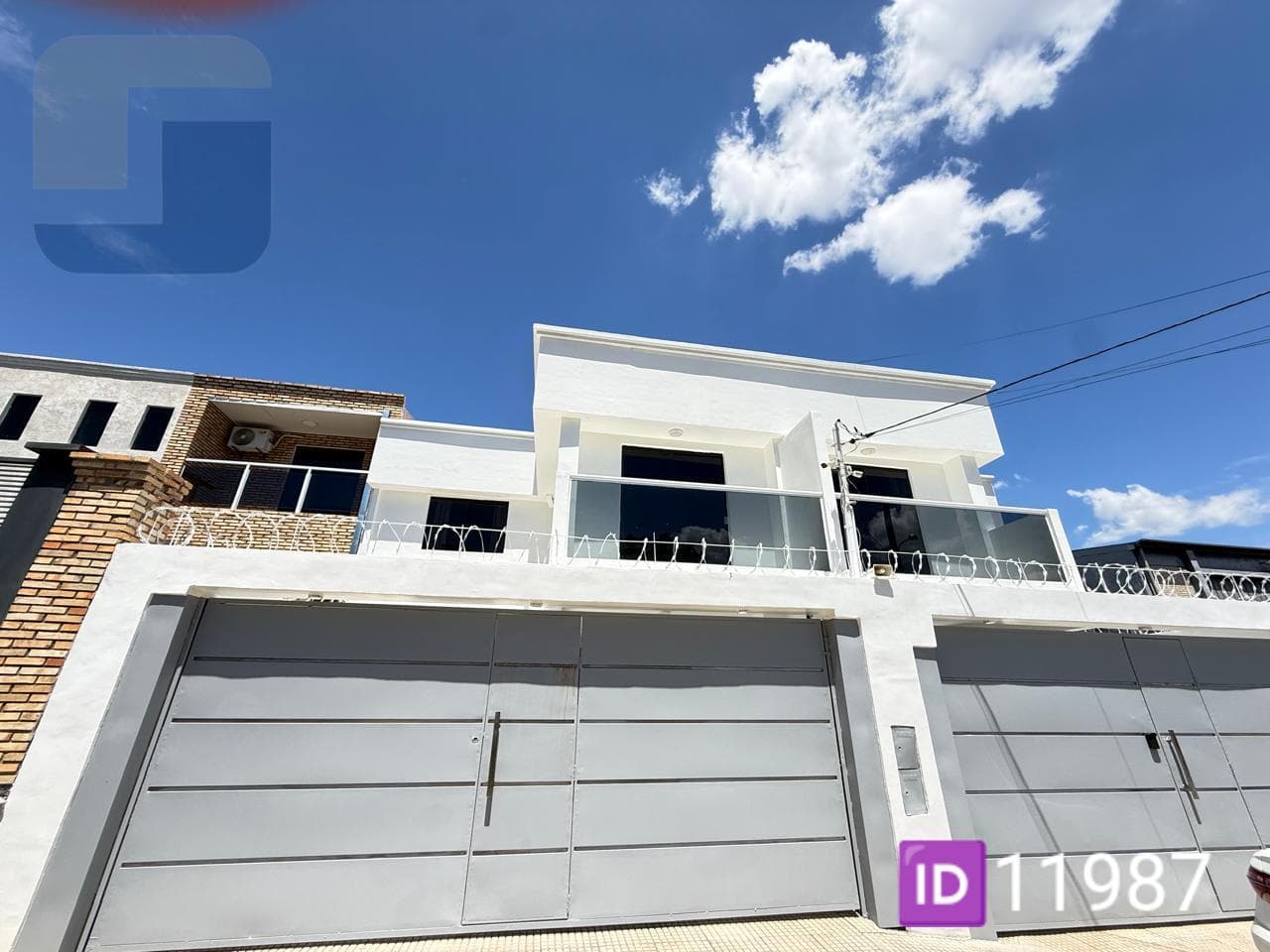 Vendo residencia en lambare