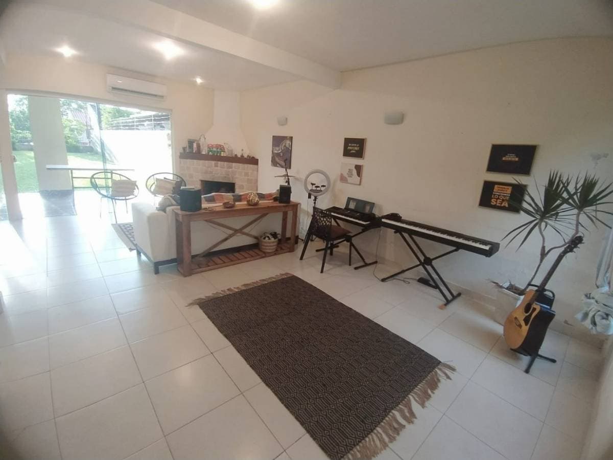 Residencia en lambare - id 12711, foto 2