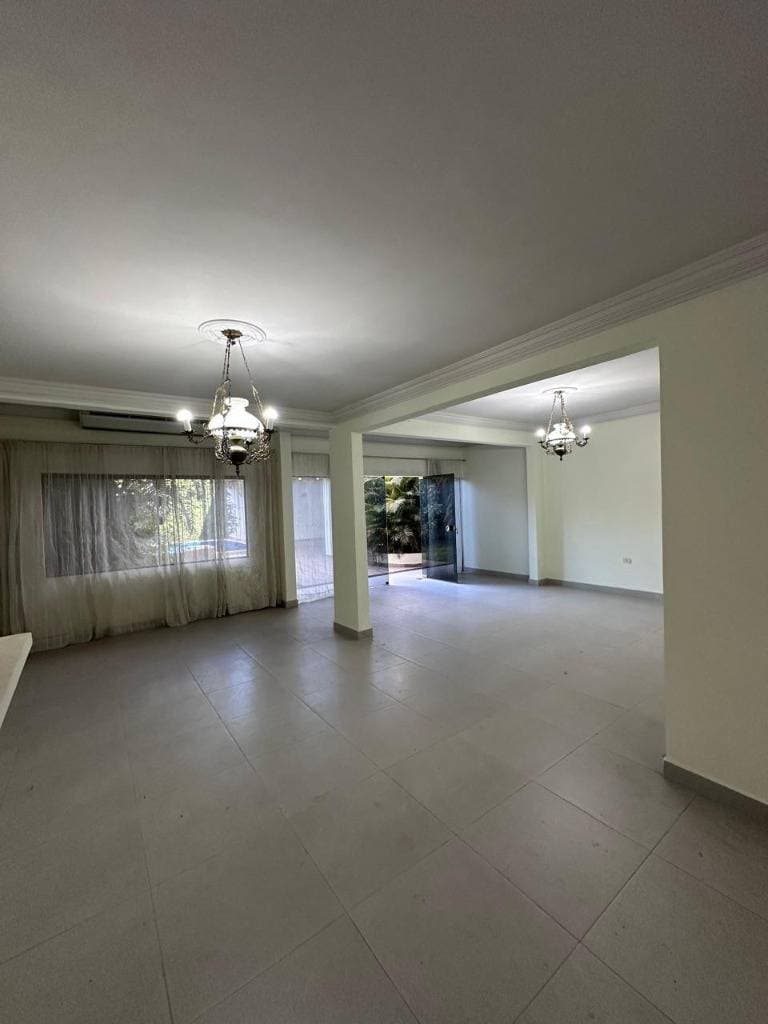 Amplia casa en los laureles - asuncion, foto 2