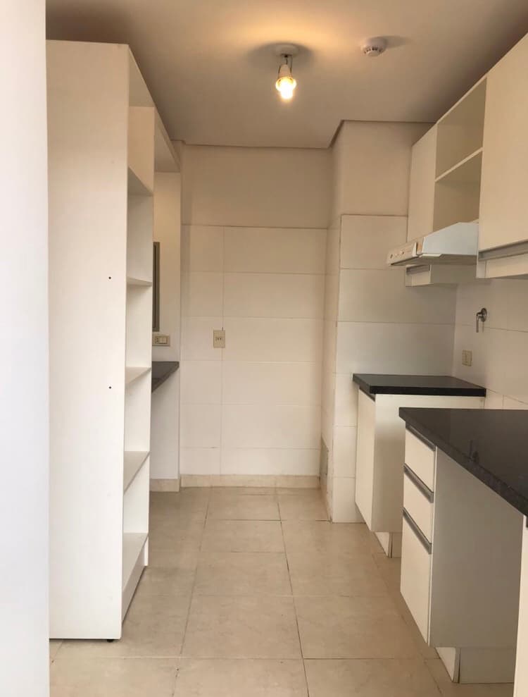 En alquíler departamento sin muebles zona Mburucuyá — foto 5