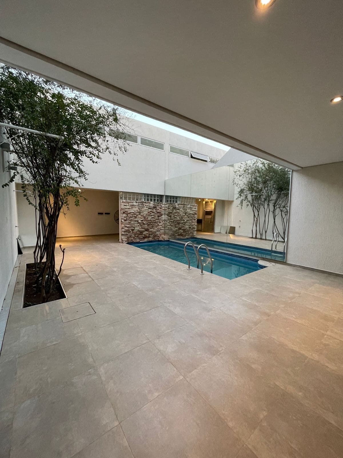 Triplex de 3 suites con domótica en mburucuya — foto 4