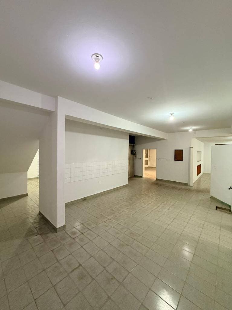 Local comercial en alquiler – centro de San Lorenzo, foto 5