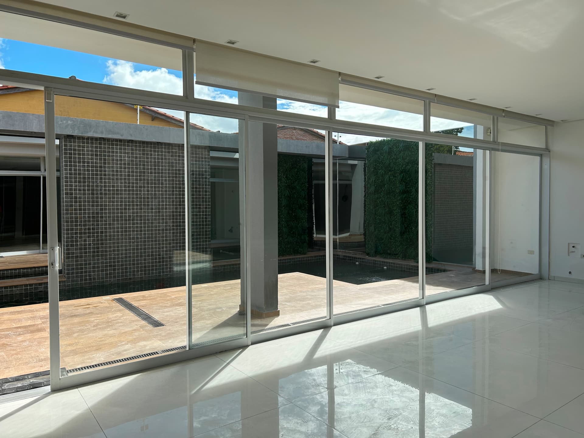 Moderna Casa De 3 Dormitorios En Suite En Barrio Ycua Saty, foto 4