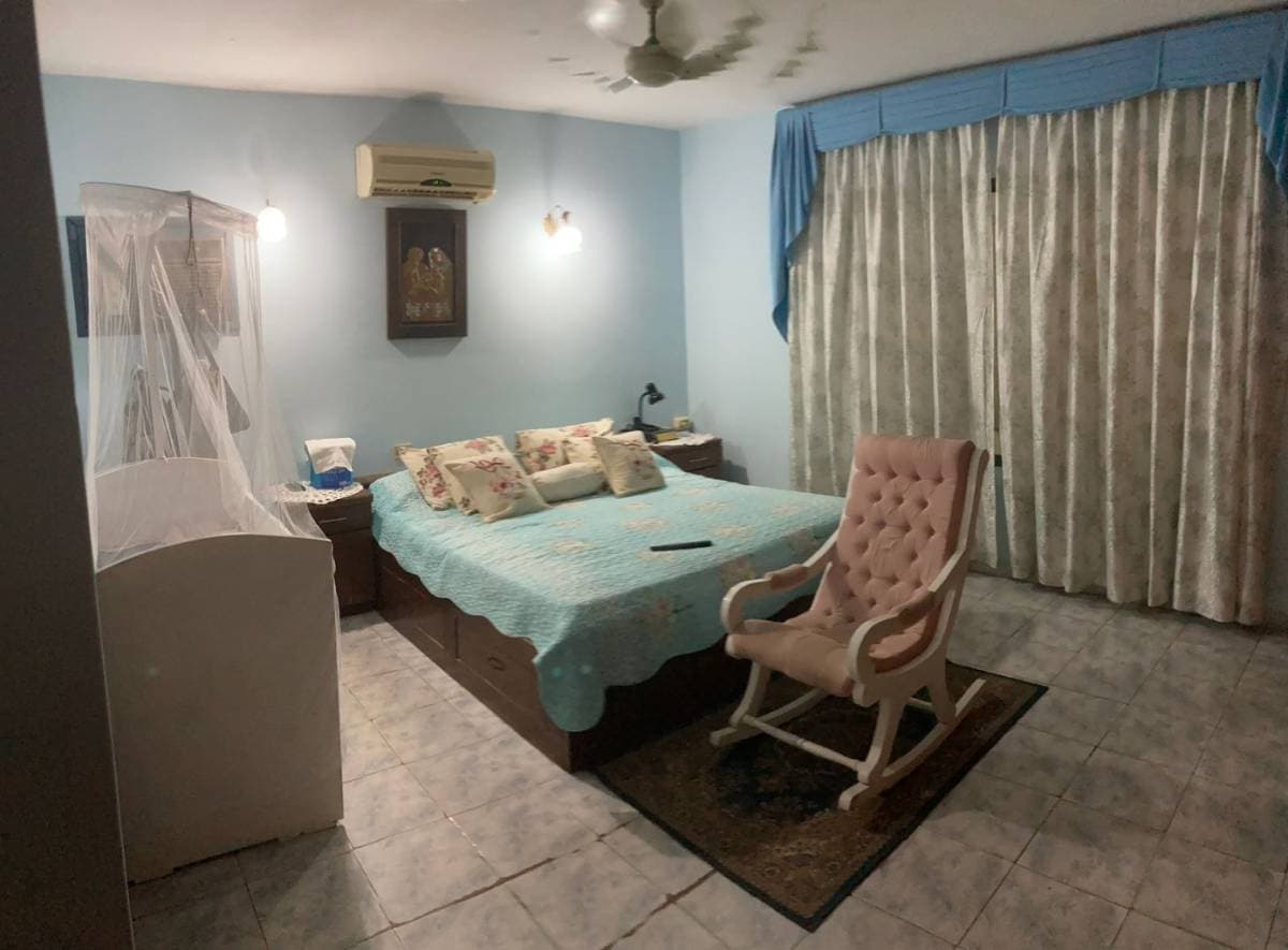 amplia casa sobre Radio Operadores del Chaco casi Celsa Speratti — foto 5