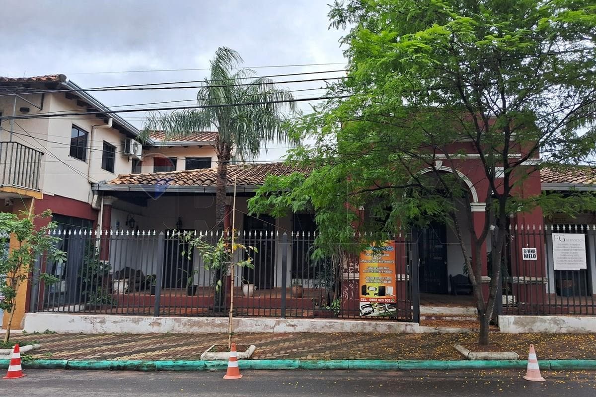 Hermosa casa en caacupe a pasos de la iglesia — foto 4